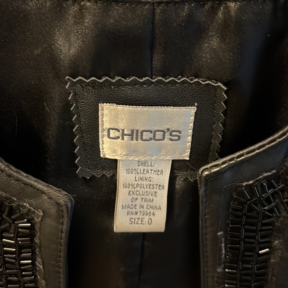 A black leather Chicos jacket size 0, which is a 4 to 6 size - Picture 3 of 4
